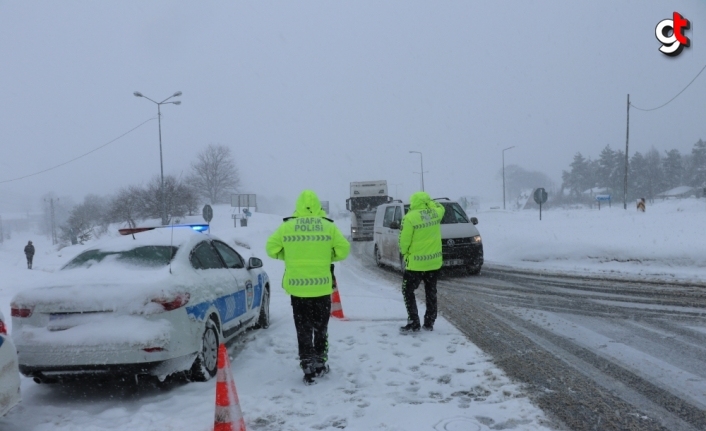 Anadolu Otoyolu'ndaki Bolu Dağı Tüneli tüm araçların geçişine kapatıldı