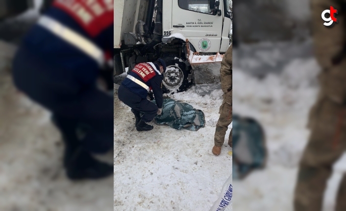 Bartın'da kar küreme kamyonu ile greyder arasında sıkışan kişi öldü