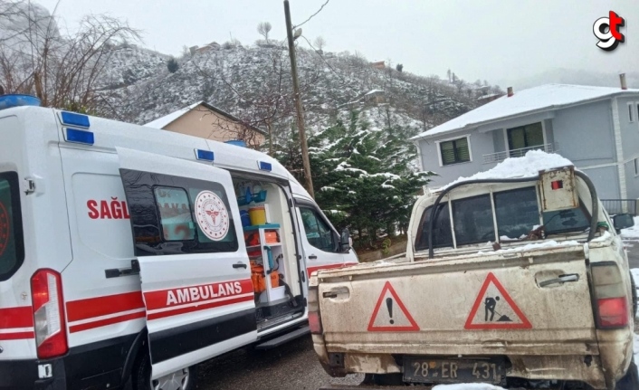 Giresun'da ekipler yolu kapanan köydeki hasta için seferber oldu