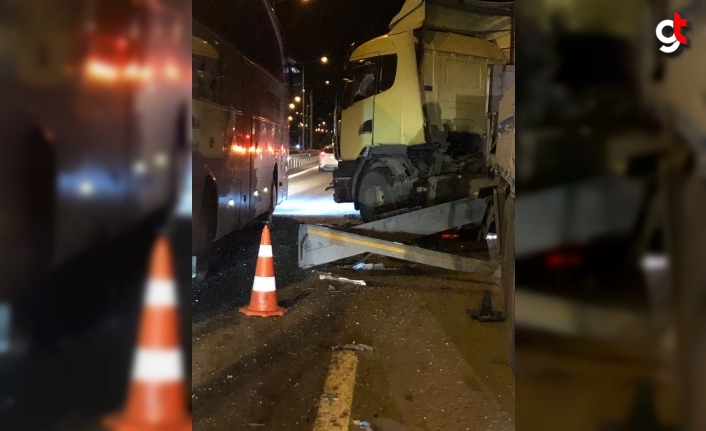 Giresun'da yolcu otobüsü ile tırın çarpışması sonucu 4 kişi yaralandı