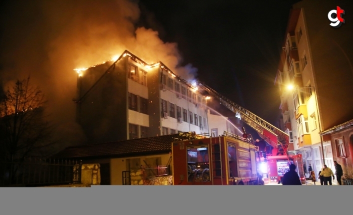 GÜNCELLEME - Kastamonu'da kamu kurumlarının bulunduğu binadaki yangın söndürüldü