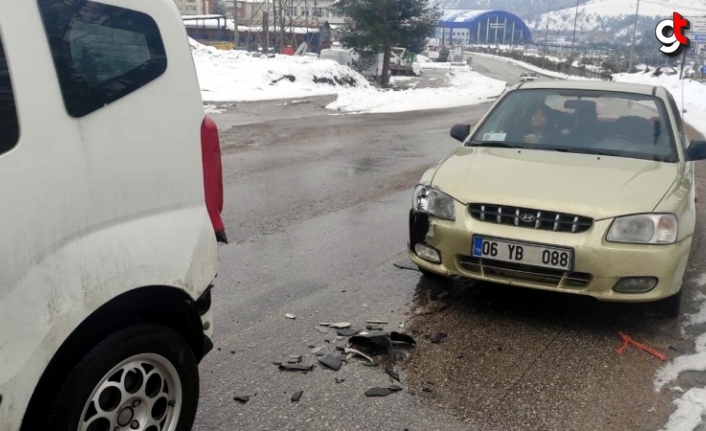 Karabük'te kaza yapan alkollü sürücüye para cezası kesildi