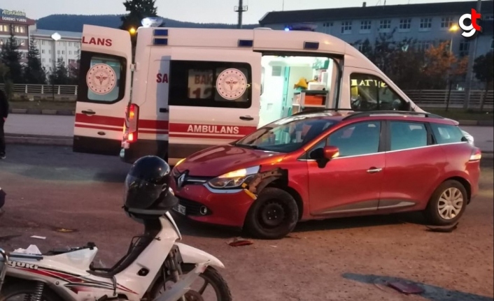 Karabük'te otomobil ile çarpışan motosikletin sürücüsü yaralandı