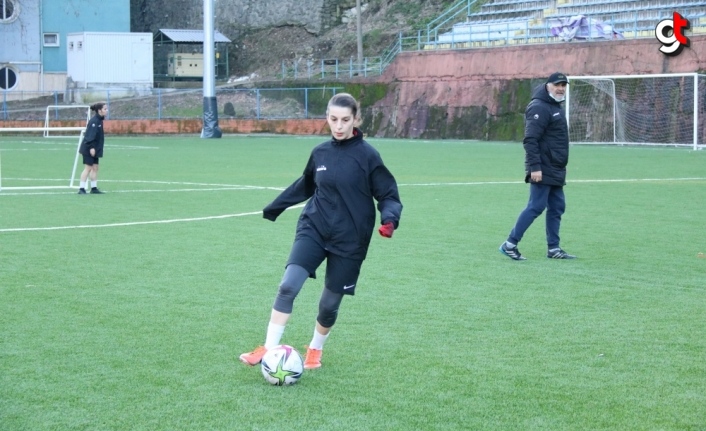 Karadeniz Ereğli Belediyespor kadın futbol takımında 3 sporcu koronavirüse yakalandı