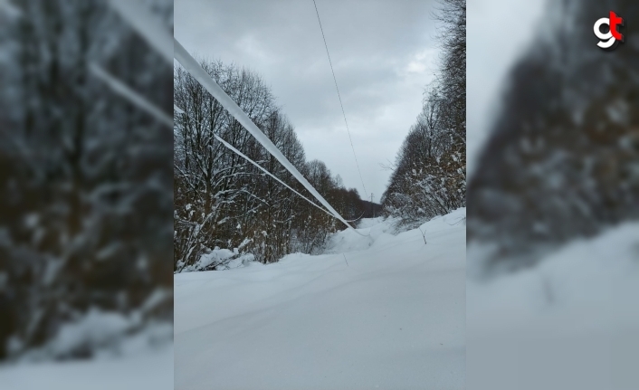 Kastamonu'da ekipler 2 metre karda enerji kesintisi olmaması için çabalıyor