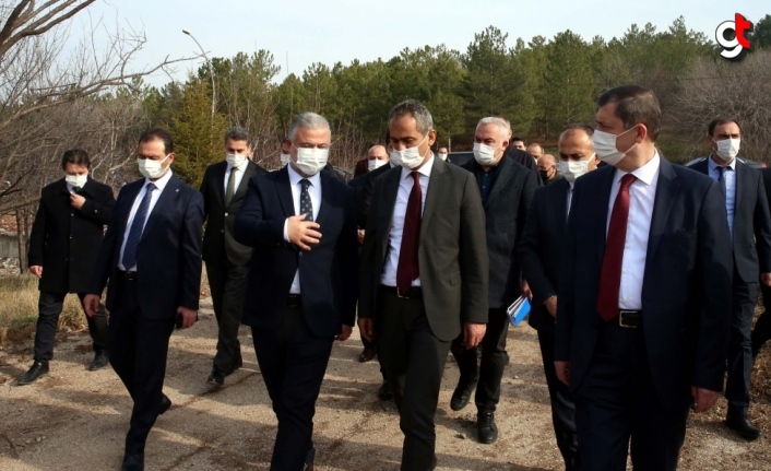 Milli Eğitim Bakanı Mahmut Özer, Tokat'ta incelemelerde bulundu