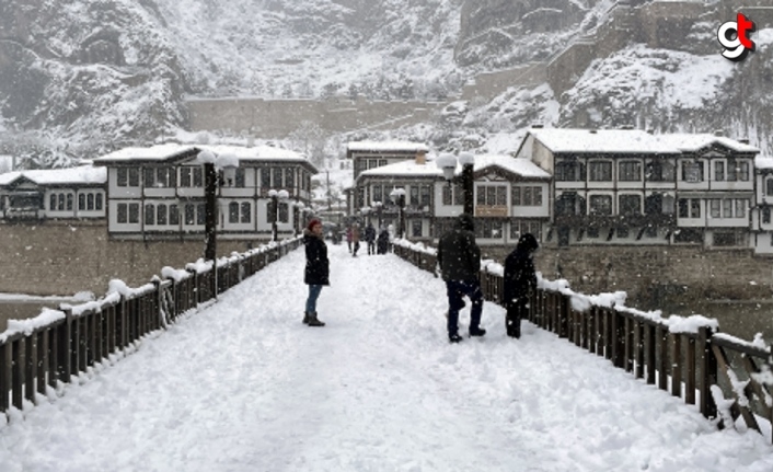 Samsun, Tokat, Amasya ve Çorum'da kar etkili oluyor