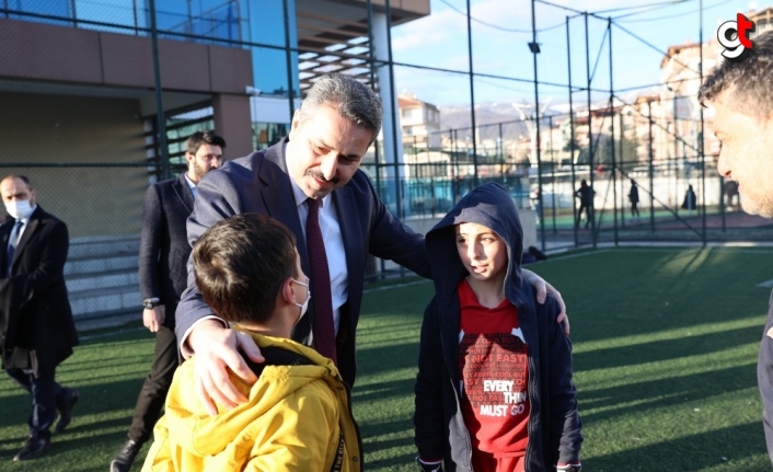 Tokat Belediye Başkanı Eroğlu, Karşıyaka Spor Kompleksi'ni ziyaret etti