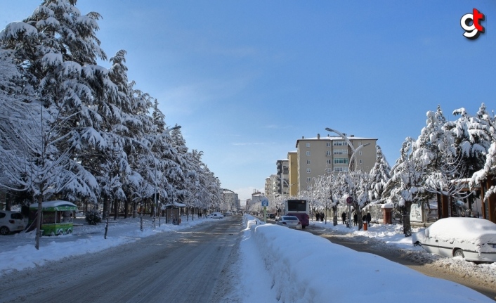 Tokat, Çorum, Kastamonu ve Sinop'ta kar yağışı etkili oldu