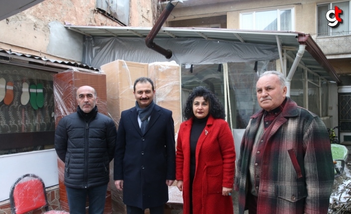 Tokat'ta dernek üyeleri atıl malzemeleri tamir edip ihtiyaçlılara veriyor