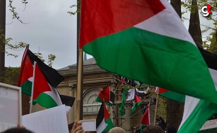 İsrail, Filistin bayrağını yasaklamaya hazırlanıyor