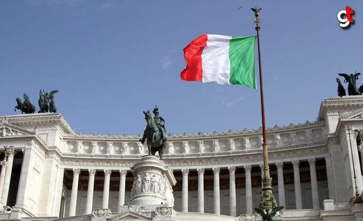 İtalya'da aşırı sağcı hükümet göreve başladı