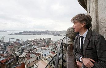 18 yıldır aynı yerden İstanbul'a bakıyor