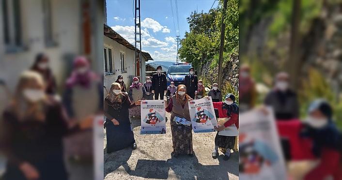 Kastamonu'da Jandarma kadın ve çocuğa şiddete karşı broşür dağıttı