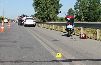 Samsun'da elinde motosikletiyle yolun karşısına geçerken otomobilin çarptığı kişi öldü