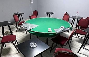 Düğün salonunda kumar oynayan 14 kişiye para cezası