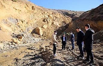 Çin takı firması temsilcileri, Bayburt'taki doğal kehribar rezervini inceledi