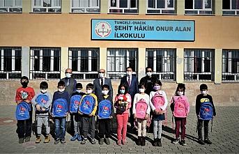 Ordu'dan Tunceli'de öğrencilere kırtasiye yardımı