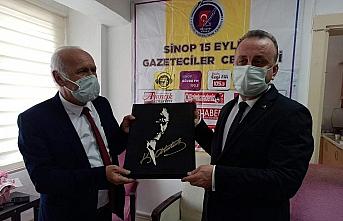 Sinop Belediye Başkanı Ayhan'dan gazetecilere ziyaret
