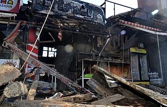 GÜNCELLEME - Tokat'ta çıkan yangında 7 iş yeri zarar gördü
