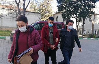 Samsun'da Sahil Güvenlik lojmanlarından hırsızlık yaptıkları belirlenen 3 zanlıdan biri yakalandı