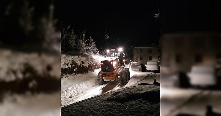 Trabzon'da kardan kapanan 196 mahalle yolu ulaşıma açıldı