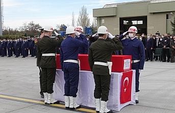 Konya'da Türk Yıldızları uçağının düşmesi sonucu şehit olan pilotun naaşı Trabzon'a uğurlandı