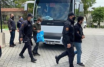 Samsun'da FETÖ'nün askeri yapılanmasına yönelik operasyonda yakalanan 14 zanlı adliyede