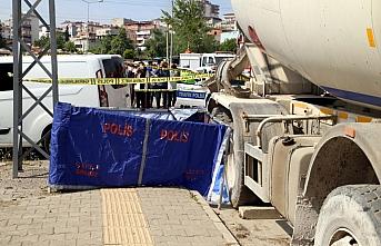 Samsun'da hareket eden beton mikserinin altında kalan sürücü öldü