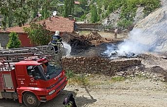 Zile'de bahçe yangını itfaiye ekiplerince söndürüldü