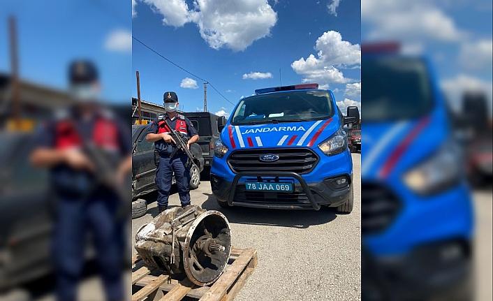 Karabük'te araç şanzımanı çaldığı iddia edilen iki kişi yakalandı