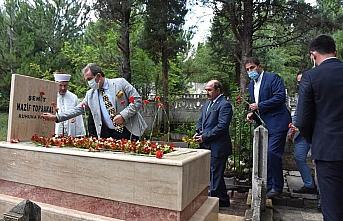 Şehit Nazif Topsakal mezarı başında anıldı