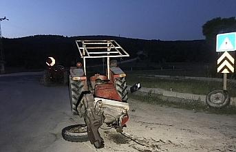 Karabük'te traktörle çarpışan otomobildeki yabancı uyruklu iki kişi yaralandı
