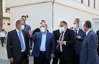 Sanayi ve Teknoloji Bakanı Varank, Samsun'da vatandaşlara süt mısır ikramında bulundu