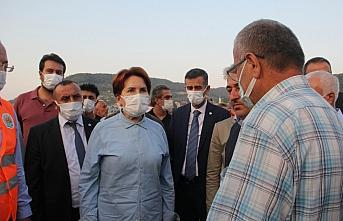 İYİ Parti Genel Başkanı Akşener, sel afeti yaşanan Ayancık’ı ziyaret etti