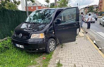 Samsun'da iki minibüs çarpıştı: 2 yaralı