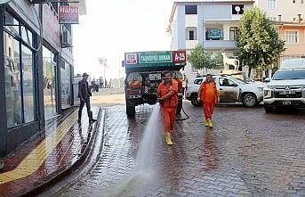 Selin vurduğu Bozkurt'ta çamurdan temizlenen sokaklar yıkanıyor