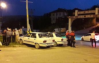 Sinop'ta iki otomobil çarpıştı: 4 yaralı
