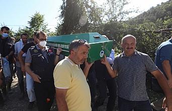 Sinop'taki sel felaketinde hayatını kaybeden Gülizar Karadeniz son yolculuğuna uğurlandı