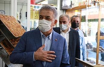 AK Parti Genel Başkan Yardımcısı Hayati Yazıcı, Rize'de esnafı ziyaret etti