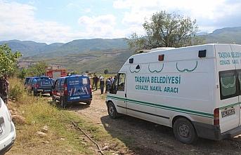 Amasya'da devrilen traktörün altında kalan kadın hayatını kaybetti