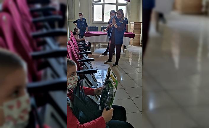 Ankara Üniversitesi gönüllüleri Bozkurt'ta çocukları yalnız bırakmadı