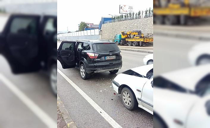 Karabük'te cipe çarpan otomobildeki yolcu yaralandı