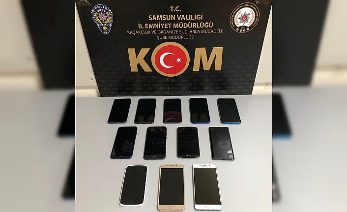 Samsun'da 12 faturasız kaçak cep telefonu ele geçirildi