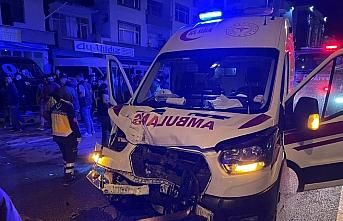 Samsun Terme'de ambulans kaza yaptı, 1 kişi yaralandı