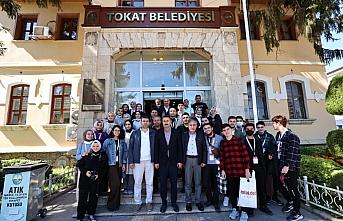 Tokat Belediye Bakanı Eroğlu gençlerle bir araya geldi
