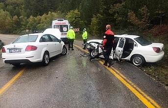 Karabük'te otomobillerin çarpıştığı kazada 1'i çocuk 6 kişi yaralandı