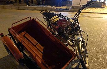 Tokat'ta babasının motosikletiyle itfaiye aracına çarpan çocuk yaralandı
