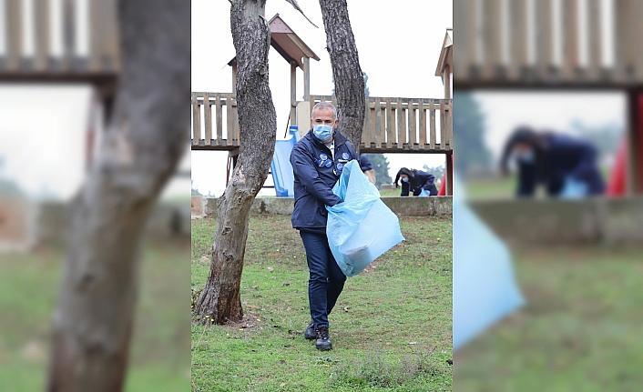 Sabancı Holding gönüllüleri ÇEVKO Vakfı iş birliğiyle Büyükada'yı temizledi