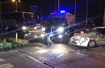 Zonguldak'ta otomobil ile motosiklet çarpıştığı kazada 2 kişi yaralandı